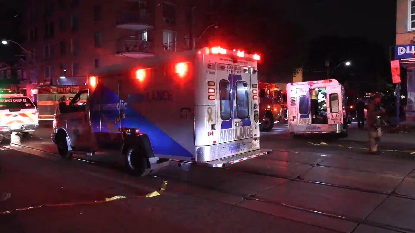 ടൊറോന്റോയിൽ അപ്പാർട്ട്മെന്റിൽ തീപിടിത്തം; ഒരാൾക്ക് ദാരുണാന്ത്യം, സ്ത്രീക്ക് ഗുരുതര പരിക്ക്