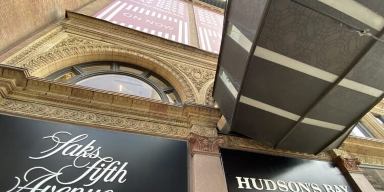 ടൊറോന്റോ ഡൗൺടൗണിൽ 'ദി ബേ'യുടെ വിടവാങ്ങൽ: ഒഴിഞ്ഞുകിടക്കുന്ന കൂറ്റൻ കെട്ടിടം എന്ത് ചെയ്യും? 1 ടൊറോന്റോ ഡൗൺടൗണിൽ ‘ദി ബേ’യുടെ വിടവാങ്ങൽ: ഒഴിഞ്ഞുകിടക്കുന്ന കൂറ്റൻ കെട്ടിടം എന്ത് ചെയ്യും?