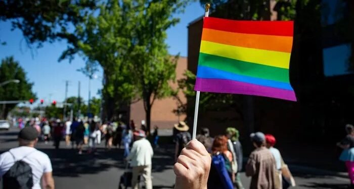 ഹാലിഫാക്സ് പ്രൈഡ്: പ്രീമിയർ വിട്ടുനിന്നതിൽ വിമർശനം 1 ഹാലിഫാക്സ് പ്രൈഡ്: പ്രീമിയർ വിട്ടുനിന്നതിൽ വിമർശനം