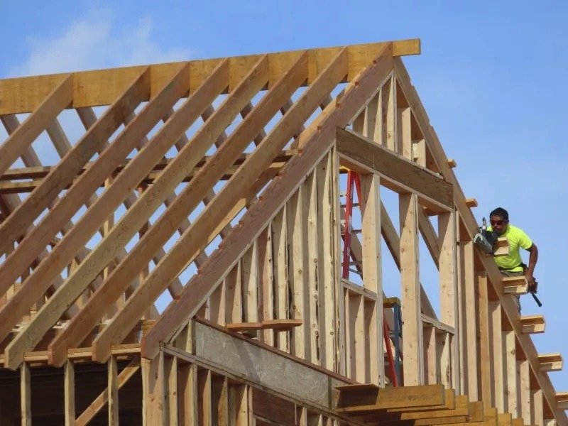 കാനഡയുടെ താരിഫ് : യു.എസ്. വീട് നിർമ്മാണത്തിന് 14,000 ഡോളർ കൂടും!