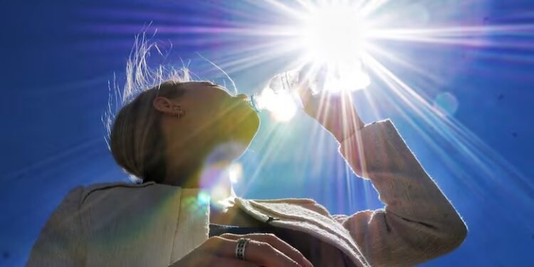 ചൂടിനും പുകയ്ക്കും നടുവിൽ കാനഡ: ചൂടിൽ വെന്തുരുകി ക്യുബെക്കും മാനിറ്റോബയും 1 climate