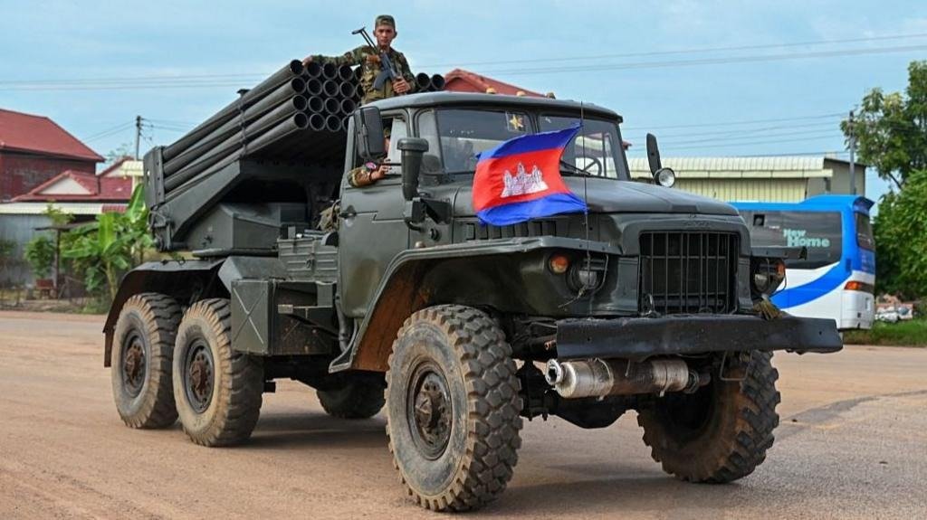 വെടിനിർത്തൽ വെറുംവാക്ക്: കംബോഡിയക്കെതിരെ തായ്‌ലൻഡ്, 33 പേർക്ക് ജീവൻ നഷ്ടമായി