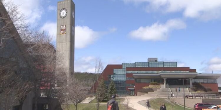 സാമ്പത്തിക പ്രതിസന്ധിയിൽ മെമ്മോറിയൽ യൂണിവേഴ്സിറ്റി; നിർദ്ദേശങ്ങളുമായി ജീവനക്കാർ രംഗത്ത് 1 സാമ്പത്തിക പ്രതിസന്ധിയിൽ മെമ്മോറിയൽ യൂണിവേഴ്സിറ്റി; നിർദ്ദേശങ്ങളുമായി ജീവനക്കാർ രംഗത്ത്