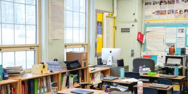 ഓന്റാരിയോ വിദ്യാഭ്യാസ പരിഷ്കാരങ്ങൾ നിർത്തിവെച്ചു: അധ്യാപകർക്കിടയിൽ ആശങ്ക