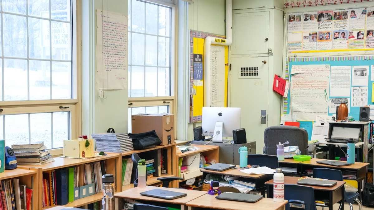 ഓന്റാരിയോ വിദ്യാഭ്യാസ പരിഷ്കാരങ്ങൾ നിർത്തിവെച്ചു: അധ്യാപകർക്കിടയിൽ ആശങ്ക