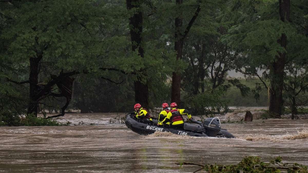 ടെക്സസ് പ്രളയം: ഡസൻ കണക്കിന് ആളുകളെ കാണാതായി, മരണസംഖ്യ ഉയരുമെന്ന് സൂചന!
