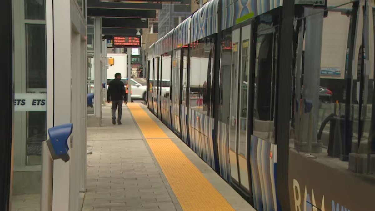 പബ്ലിക് ട്രാൻസിറ്റിൽ കാർഡ് ടാപ്പ് ചെയ്ത് യാത്ര ചെയ്യാം; എഡ്‌മണ്ടണിൽ നൂതന സംവിധാനത്തിന് തുടക്കം