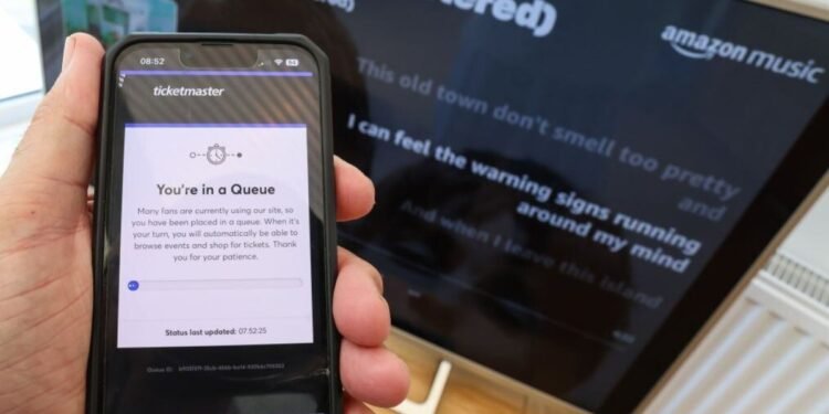 ടൊറന്റോ സംഗീത നിശ: ടിക്കറ്റ് വിലയിൽ വൻ ഇടിവ് ; പ്രീ-സെയിലിൽ ടിക്കറ്റെടുത്തവർ നിരാശയിൽ! 1 ടൊറന്റോ സംഗീത നിശ: ടിക്കറ്റ് വിലയിൽ വൻ ഇടിവ് ; പ്രീ-സെയിലിൽ ടിക്കറ്റെടുത്തവർ നിരാശയിൽ!