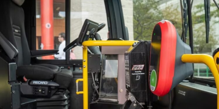 പ്രെസ്റ്റോ കാർഡ് യാത്രക്കാർക്ക് ഇനി മാസപരിധി നിരക്കിൽ യാത്ര ചെയ്യാം: OC Transpo 1 പ്രെസ്റ്റോ കാർഡ് യാത്രക്കാർക്ക് ഇനി മാസപരിധി നിരക്കിൽ യാത്ര ചെയ്യാം: OC Transpo