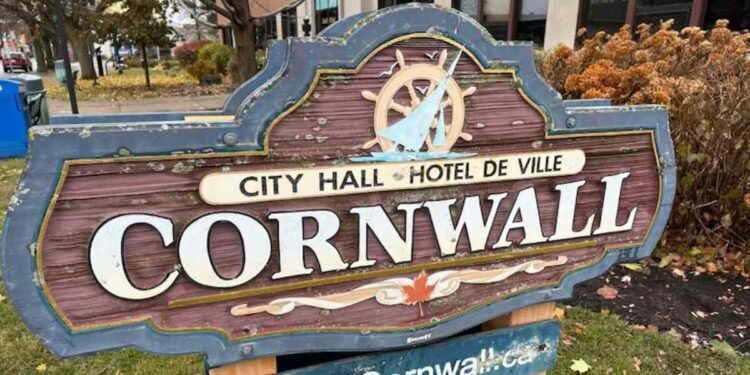 തലയ്ക്ക് മുകളിൽ താരിഫ്: ഫർണിച്ചർ ഫാക്ടറിക്ക് പൂട്ട് വീഴുന്നു: തൊഴിൽ നഷ്ട ഭീഷണിയിൽ മുന്നൂറോളം പേർ