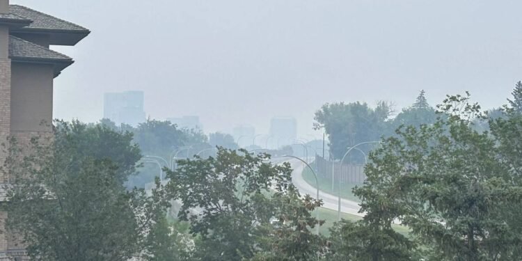 കാനഡയെ പുകയിൽ മുക്കി കാട്ടുതീ: സാസ്കാച്ചെവാനിലും മാനിറ്റോബയിലും അതീവ ജാഗ്രത നിർദ്ദേശം