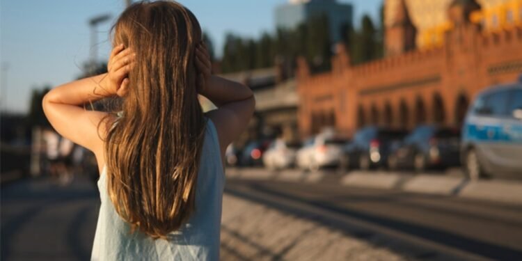 ടൊറന്റോയിൽ ശബ്ദമലിനീകരണം രൂക്ഷം: രാത്രികാലങ്ങളിൽ ഉറക്കം നഷ്ടപ്പെട്ട് നഗരവാസികൾ 1 a girl