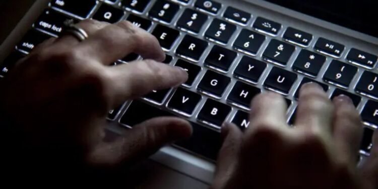 പവർസ്കൂൾ ഡാറ്റാ ചോർച്ചയിലെ ഫെഡറൽ അന്വേഷണം അവസാനിപ്പിച്ചു; സുരക്ഷ ശക്തമാക്കും! 1 keyboard