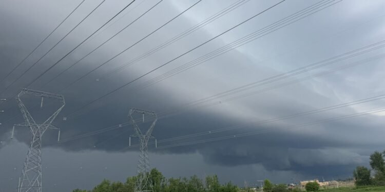 ഒട്ടാവയിൽ കനത്ത ഇടിമിന്നലിനും കൊടുങ്കാറ്റിനും സാധ്യത; ജാ​ഗ്രത നിർദേശം
