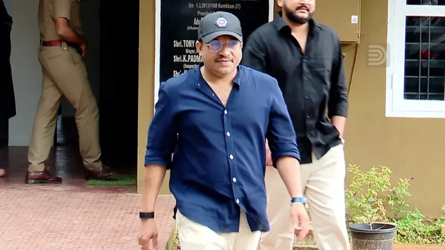 മഞ്ഞുമ്മൽ ബോയ്സ് സാമ്പത്തിക തട്ടിപ്പ് കേസ്; സൗബിൻ ഷാഹിറിനെ അറസ്റ്റ് ചെയ്ത് വിട്ടയച്ചു