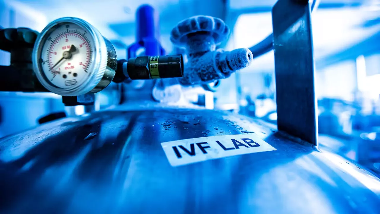 കുഞ്ഞിക്കാലുകാണാൻ കാത്തിരിക്കുകയാണോ? ബി.സി.യിൽ സർക്കാർ സഹായത്തോടെ IVF പദ്ധതി