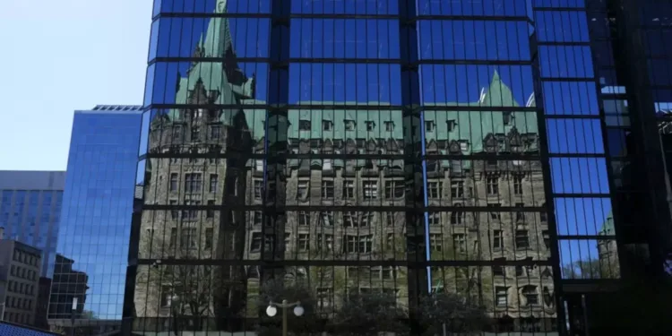 കാനഡയിൽ പൊതുസേവനങ്ങൾ വെട്ടിക്കുറയ്ക്കാൻ നീക്കം; ചരിത്രത്തിലെ വലിയ ചെലവ് കുറയ്ക്കലാകുമെന്ന് മുന്നറിയിപ്പ്