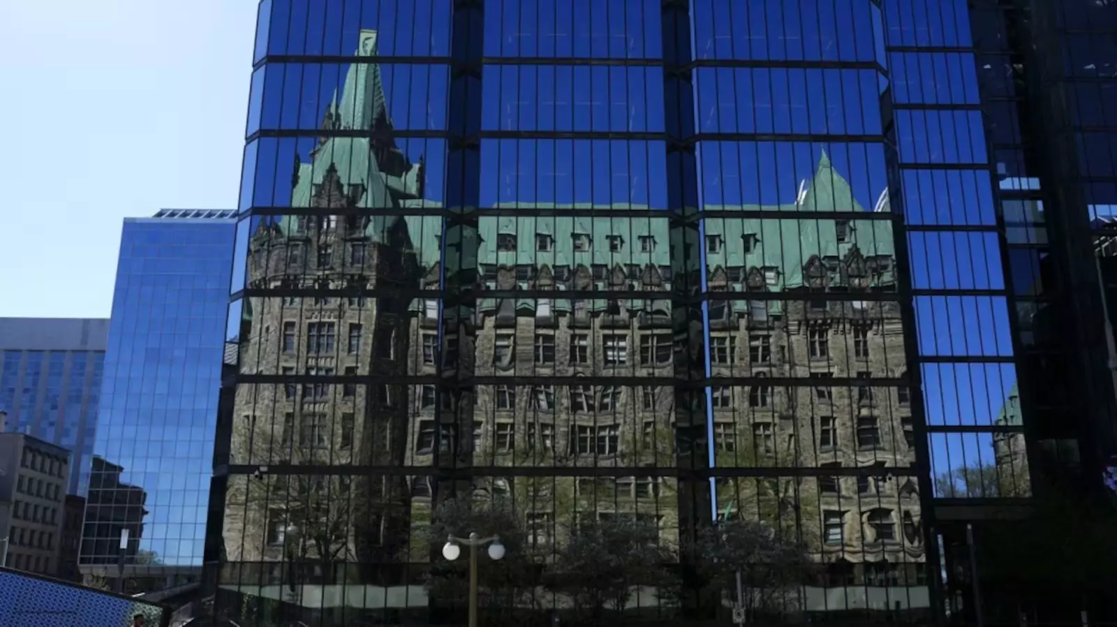 കാനഡയിൽ പൊതുസേവനങ്ങൾ വെട്ടിക്കുറയ്ക്കാൻ നീക്കം; ചരിത്രത്തിലെ വലിയ ചെലവ് കുറയ്ക്കലാകുമെന്ന് മുന്നറിയിപ്പ്