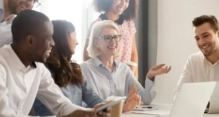 ജനറേഷൻ Z-ന് സോഫ്റ്റ് സ്കിൽസ് നഷ്ടമായോ?മര്യാദകളും സാമൂഹിക ഇടപെടലുകളും എങ്ങനെ വീണ്ടെടുക്കാം!