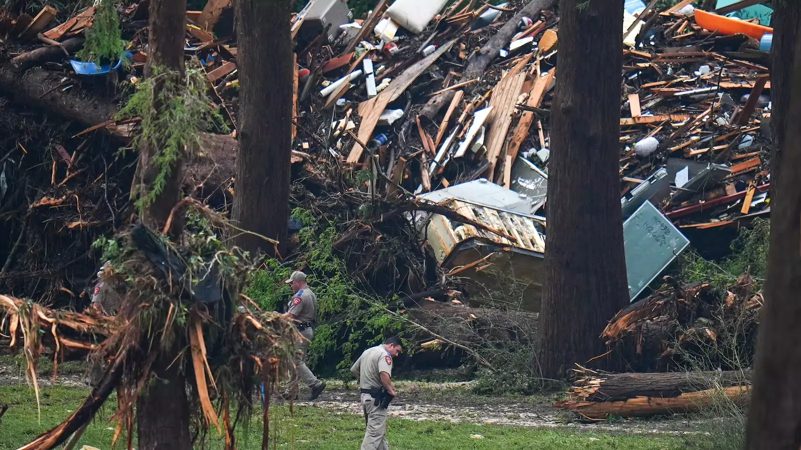 ടെക്സസ് പ്രളയക്കെടുതി: 14 കുട്ടികളടക്കം 37 മരണം സ്ഥിരീകരിച്ചു, കാണാതായവരെ കണ്ടെത്താൻ തീവ്രശ്രമം