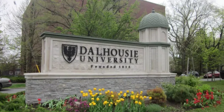 ഫാബ്രി രോഗത്തിന്റെ ചികിത്സയിൽ വഴിത്തിരിവ്: ഡൽഹൗസിയിൽ ജീൻ തെറാപ്പി വിജയം! 1 ഫാബ്രി രോഗത്തിന്റെ ചികിത്സയിൽ വഴിത്തിരിവ്: ഡൽഹൗസിയിൽ ജീൻ തെറാപ്പി വിജയം!