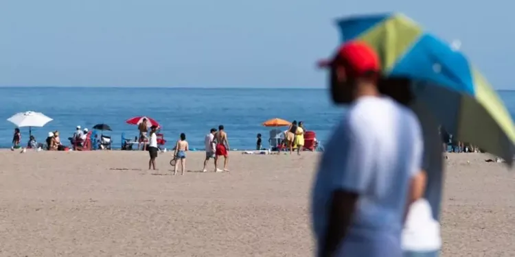 ടൊറന്റോയിൽ ‘വേനൽച്ചൂട്’ തിരികെയെത്തുന്നു: ഉയർന്ന താപനിലയും ആർദ്രതയും തുടരും