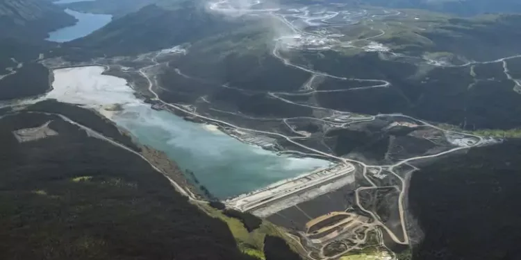 ആശയവിനിമയം നിലച്ചു: റെഡ് ക്രിസ് ഖനിയിലെ തൊഴിലാളികളെ പുറത്തെടുക്കാൻ തീവ്രശ്രമം 1 missing