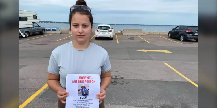 34-കാരനായ കയാക്കറിനായുള്ള തിരച്ചിൽ തുടരുന്നു; ഷെഡിയാക്ക് തീരത്ത് കണ്ണീരോടെ കുടുംബം