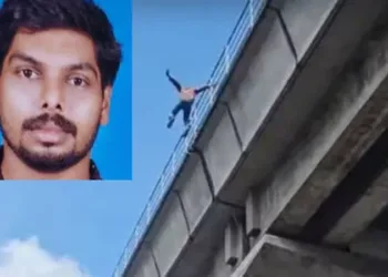 ടിക്കറ്റ് എടുത്ത ശേഷം പുറത്തേക്ക് ഓടി; കൊച്ചി മെട്രോ ട്രാക്കിൽ നിന്നും ചാടിയ യുവാവിന് ദാരുണാന്ത്യം; മെട്രോ സർവീസുകൾ സ്തംഭിച്ചു
