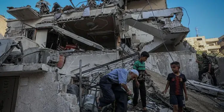 ഗാസയിൽ യുദ്ധം രൂക്ഷമാകുന്നു; സിറ്റി വളഞ്ഞ് ഇസ്രായേൽ സൈന്യം: ലക്ഷങ്ങൾ പലായന ഭീഷണിയിൽ 1 gazza city