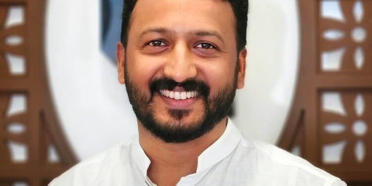 എംഎൽഎ സ്ഥാനം രാജിവയ്ക്കില്ല, സസ്പെൻഡ് ചെയ്തേക്കും; രാഹുൽ മാങ്കൂട്ടത്തിലിനെതിരെ കടുത്ത നടപടിക്കൊരുങ്ങി കോൺഗ്രസ് 1 RAHUL MAMKOOTATHIL