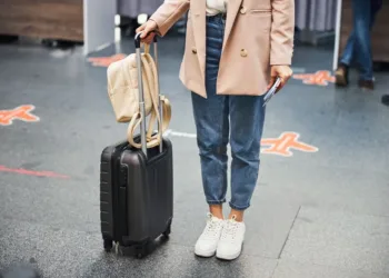 Shoes-for-a-long-haul-flight