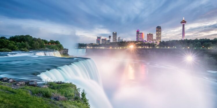 വിദേശ സഞ്ചാരികളുടെ ഇഷ്ടകേന്ദ്രം കാനഡ: നയാഗ്രയിലേക്ക് വിദേശ സഞ്ചാരികളുടെ ഒഴുക്ക്