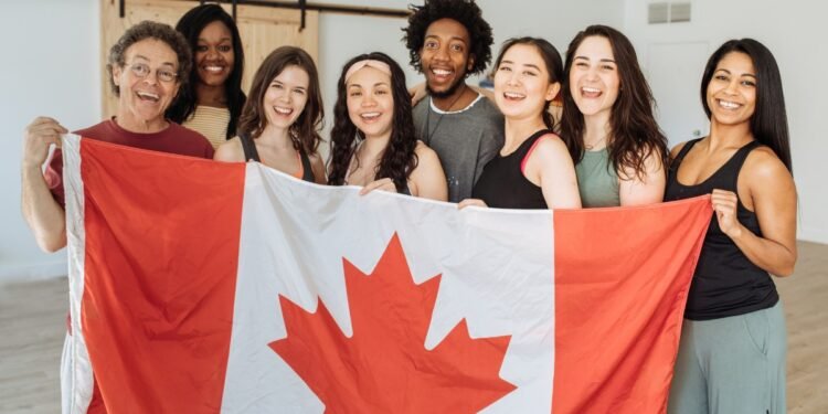 എക്സ്പ്രസ് എൻട്രിയിൽ മത്സരം കടുക്കുന്നു; ഉയർന്ന സ്കോർ നേടിയവരുടെ എണ്ണത്തിൽ വൻ വർദ്ധനവ് 1 canada people