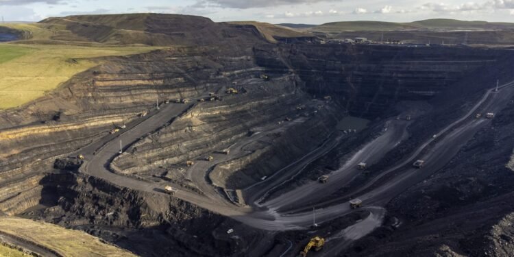 പൂട്ടിയ ഖനികളിൽ നിന്നുള്ള മാരക വിഷവസ്തുക്കൾ നദികളിൽ; മലിനീകരണത്തിന് ശാശ്വത പരിഹാരമില്ലെന്ന് റിപ്പോർട്ട് 1 പൂട്ടിയ ഖനികളിൽ നിന്നുള്ള മാരക വിഷവസ്തുക്കൾ നദികളിൽ; മലിനീകരണത്തിന് ശാശ്വത പരിഹാരമില്ലെന്ന് റിപ്പോർട്ട്