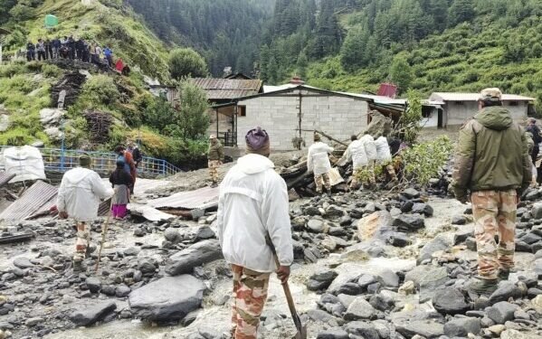 ഉത്തരാഖണ്ഡ് മിന്നൽ പ്രളയം: മലയാളി സംഘം സുരക്ഷിതരെന്ന് സൂചന, നാട്ടിലേക്ക് ഉടൻ മടങ്ങും 1 ഉത്തരാഖണ്ഡ് മിന്നൽ പ്രളയം: മലയാളി സംഘം സുരക്ഷിതരെന്ന് സൂചന, നാട്ടിലേക്ക് ഉടൻ മടങ്ങും