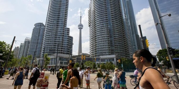 കാനഡയിൽ ഉഷ്ണതരംഗം തുടരുന്നു; ഒന്റാറിയോയിലും ക്യുബെക്കിലും അതിശക്തമായ ചൂട്