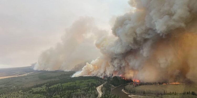 റെക്കോർഡ് തകർത്ത് കാനഡയിലെ കാട്ടുതീ; ദേശീയ ഏജൻസിക്ക് വേണ്ടിയുള്ള ആവശ്യം ശക്തമാകുന്നു