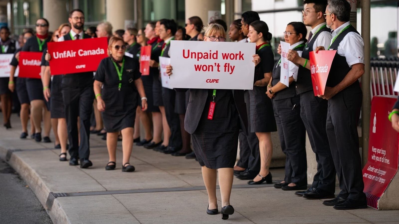 ആയിരങ്ങളുടെ സ്വപ്നയാത്രകൾ പ്രതിസന്ധിയിൽ; എയർ കാനഡ ജീവനക്കാർ സമരത്തിലേക്ക്