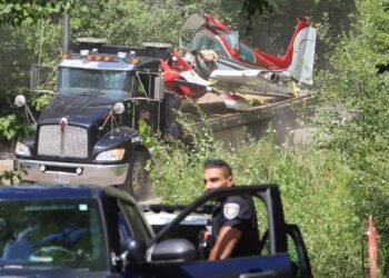 ഒട്ടാവ വിമാനാപകടം: അവശിഷ്ടങ്ങൾ കണ്ടെത്താൻ പൊതുജനങ്ങളുടെ സഹായം തേടി അധികൃതർ