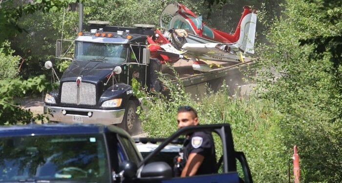 ഒട്ടാവ വിമാനാപകടം: അവശിഷ്ടങ്ങൾ കണ്ടെത്താൻ പൊതുജനങ്ങളുടെ സഹായം തേടി അധികൃതർ 1 ഒട്ടാവ വിമാനാപകടം: അവശിഷ്ടങ്ങൾ കണ്ടെത്താൻ പൊതുജനങ്ങളുടെ സഹായം തേടി അധികൃതർ