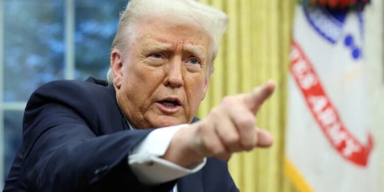 അമേരിക്കൻ ജനാധിപത്യം പ്രതിസന്ധിയിൽ: ട്രംപിന്റെ നിർദ്ദേശം ഭരണഘടനാ വിരുദ്ധമെന്ന് വിദഗ്ധർ 1 അമേരിക്കൻ ജനാധിപത്യം പ്രതിസന്ധിയിൽ: ട്രംപിന്റെ നിർദ്ദേശം ഭരണഘടനാ വിരുദ്ധമെന്ന് വിദഗ്ധർ