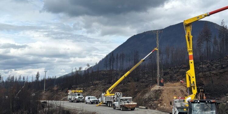 കനേഡിയൻ പസഫിക് തീരത്തെ കാട്ടുതീ; വാൻകൂവർ ദ്വീപിൽ വൈദ്യുതി പുനഃസ്ഥാപിച്ചു