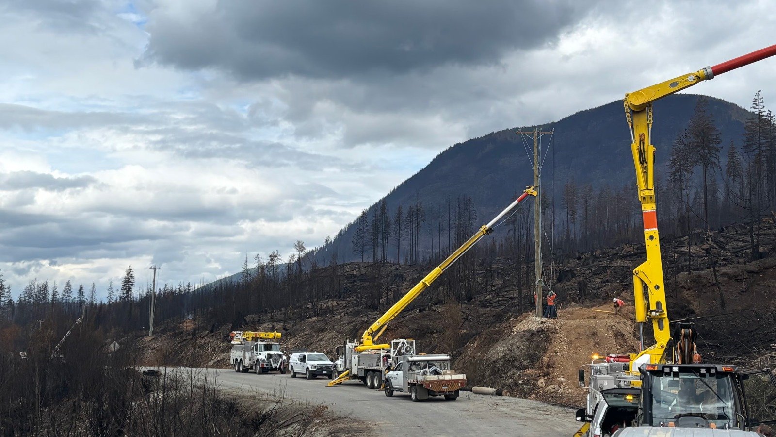 കനേഡിയൻ പസഫിക് തീരത്തെ കാട്ടുതീ; വാൻകൂവർ ദ്വീപിൽ വൈദ്യുതി പുനഃസ്ഥാപിച്ചു