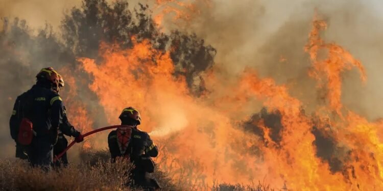 കാനഡയിലെ നോവ സ്കോഷ്യയിൽ കാട്ടുതീ രൂക്ഷം; കൂടുതൽ ആളുകളെ ഒഴിപ്പിച്ചു, വ്യോമ പ്രതിരോധം ശക്തമാക്കി 1 കാനഡയിലെ നോവ സ്കോഷ്യയിൽ കാട്ടുതീ രൂക്ഷം; കൂടുതൽ ആളുകളെ ഒഴിപ്പിച്ചു, വ്യോമ പ്രതിരോധം ശക്തമാക്കി