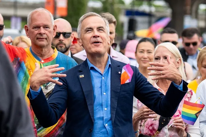 വാൻകൂവർ പ്രൈഡ് പരേഡിൽ പ്രധാനമന്ത്രി!; മാർക്ക് കാർണിയുടെ സർപ്രൈസ് എൻട്രി ജനങ്ങൾക്ക് ആവേശമായി