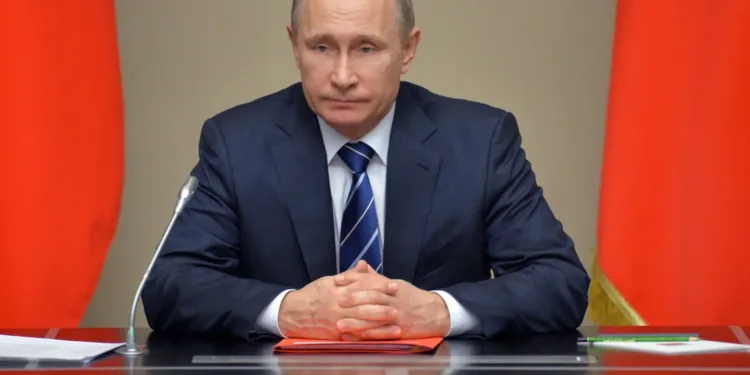 പുടിന്റെ മലമൂത്രവിസർജ്ജനം ശേഖരിക്കണം, റഷ്യയിൽ തിരികെ എത്തിക്കണം; അംഗരക്ഷകർക്ക് പ്രത്യേക ദൗത്യമെന്ന് റിപ്പോർട്ട് 1 Vladimir Putin