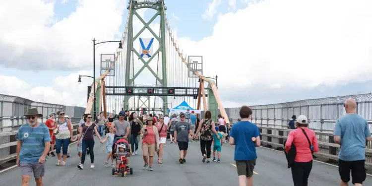 മാക്പാസ് മൈൽസ് മാരത്തണും ബ്രിഡ്ജ് വാക്കും: മാക്ഡൊണാൾഡ് പാലം ഞായറാഴ്ച അടച്ചിടും 1 bridge close