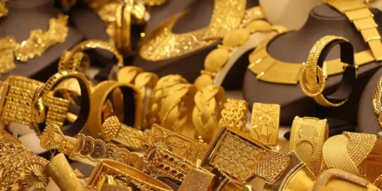 ആഗോള വിപണിയിൽ ആശങ്ക: അമേരിക്കൻ താരിഫ് പ്രഖ്യാപനങ്ങൾ സ്വർണ്ണവില ഉയർത്തി 1 ആഗോള വിപണിയിൽ ആശങ്ക: അമേരിക്കൻ താരിഫ് പ്രഖ്യാപനങ്ങൾ സ്വർണ്ണവില ഉയർത്തി