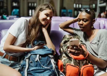 Fun ways to kill time at the airport